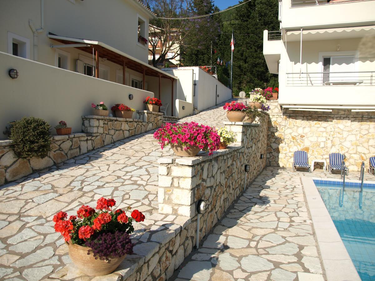 Geni Garden Apartments Екстериор снимка